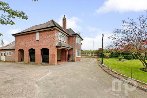 4 bedroom detached house for sale, Norwich Road, Norwich NR16