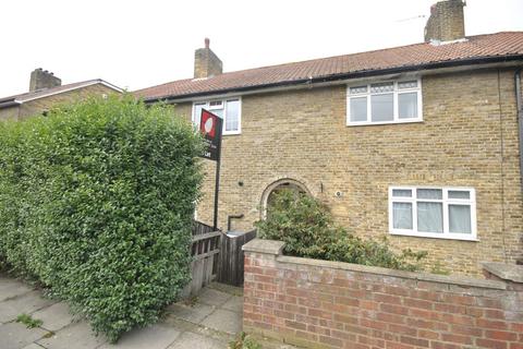 3 bedroom terraced house to rent, Shroffold Road Bromley BR1