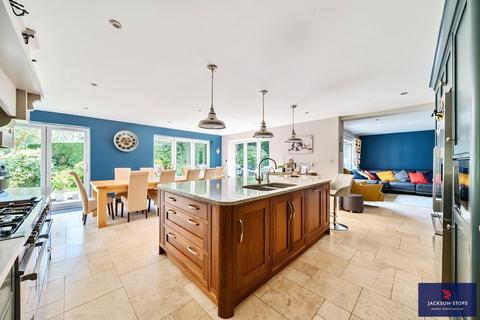 4 bedroom detached house for sale, Malabar Fields, Daventry, Northamptonshire, NN11