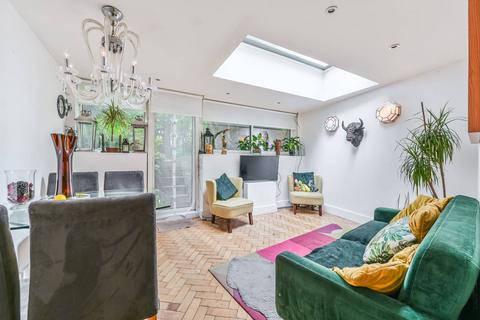 2 bedroom flat for sale, Lansdowne Way, Stockwell, London, SW8