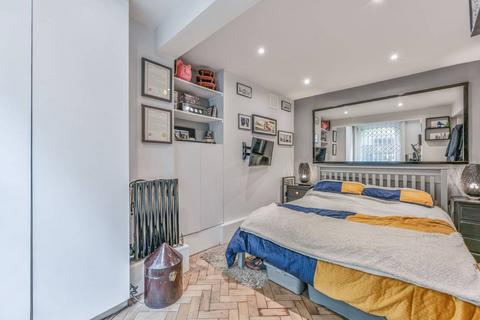2 bedroom flat for sale, Lansdowne Way, Stockwell, London, SW8