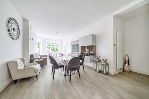 Flat 404, Elm Tree Court Elm Tree Road, London, NW8 9JT