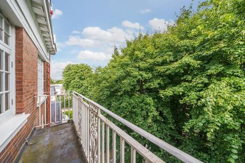Flat 404, Elm Tree Court Elm Tree Road, London, NW8 9JT