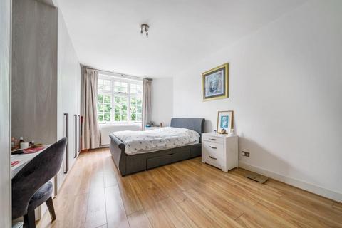 Flat 404, Elm Tree Court Elm Tree Road, London, NW8 9JT