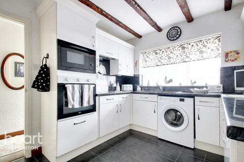 3 bedroom semi-detached house for sale, Shepherds Close, Shepperton