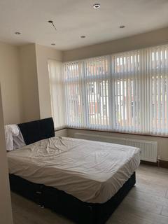 1 bedroom in a flat share to rent, Locket Road, Harrow HA3