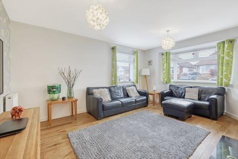 27 Wallace Crescent, Chelmsford, CM2 9QL