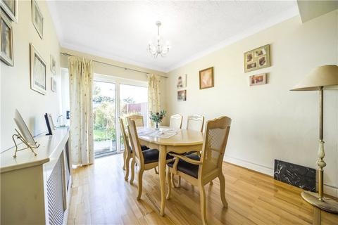 4 bedroom semi-detached house for sale, Fairview, Ruislip, Middlesex