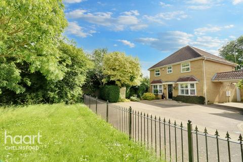 4 bedroom detached house for sale, Yonge Close, Chelmsford