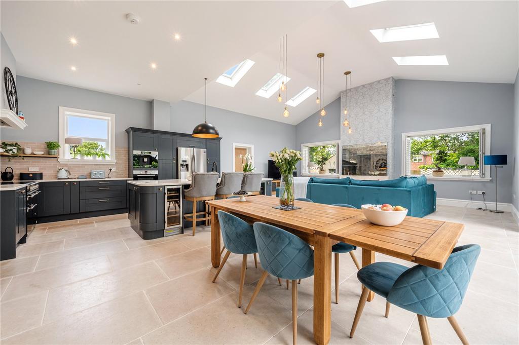 Kitchen/Dining Room