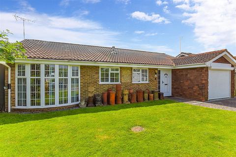 7 Box Tree Avenue, Rustington, Littlehampton, BN16 2RA