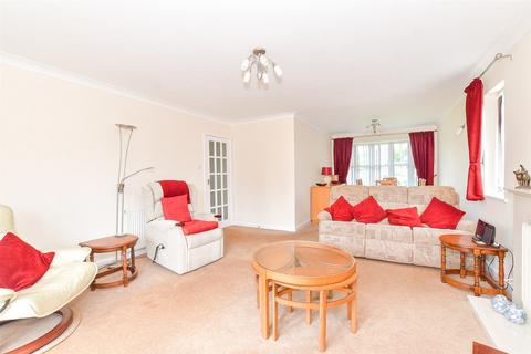 7 Box Tree Avenue, Rustington, Littlehampton, BN16 2RA
