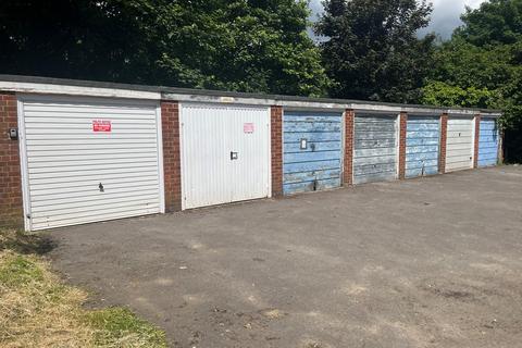 Garage for sale, GARAGES IN ST DENYS! AUCTION SALE!