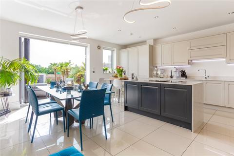 5 bedroom end of terrace house for sale, Summerbee Drive, Cheltenham, GL51