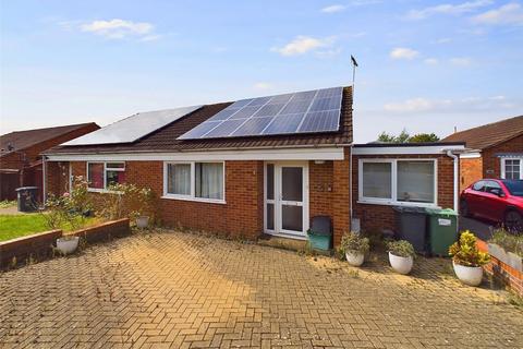 2 bedroom bungalow for sale, Courtfield Road, Quedgeley, Gloucester, Gloucestershire, GL2