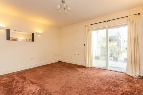 2 bedroom ground floor flat to rent, Flagstaff Court, Canterbury, CT1