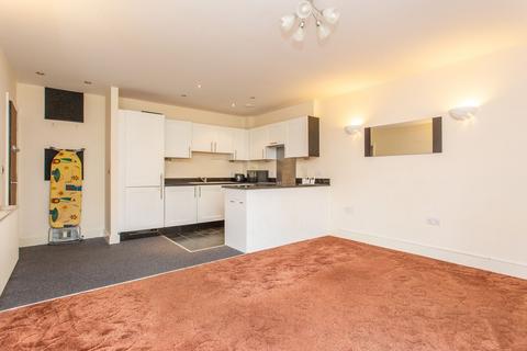2 bedroom ground floor flat to rent, Flagstaff Court, Canterbury, CT1