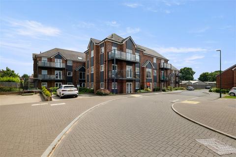 2 bedroom flat for sale, Cadet Drive, Shirley, Solihull, B90 2FD