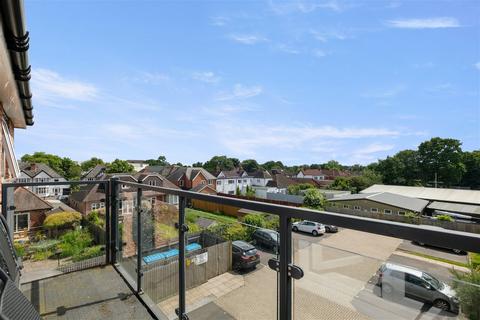 50 Cadet Drive, Shirley, Solihull, B90 2FD