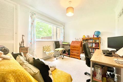 2 bedroom maisonette to rent, Rickman Close, Woodley, Berkshire, RG5