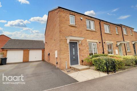3 bedroom end of terrace house for sale, Dragonfly Way, Northampton