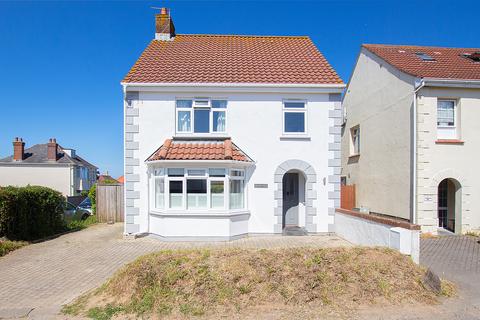 Rue de Varivary, St Martin's, Guernsey, GY4