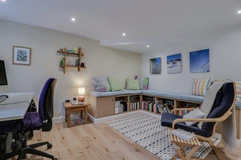 34 Back Lane, Horsforth, Leeds, LS18 4RF