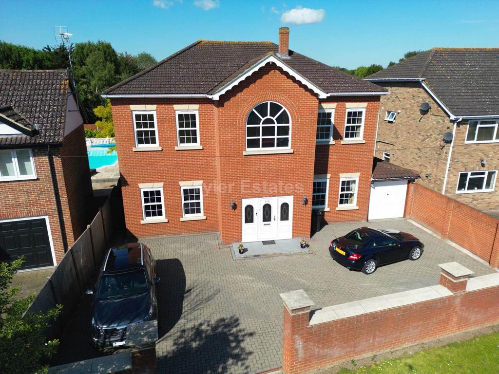 Noak Hill Road, Billericay CM12 4 bed detached house for sale £1,250,000