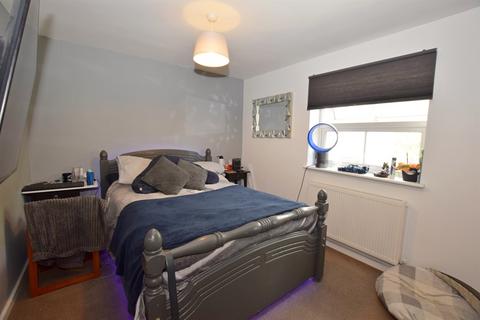 3 bedroom end of terrace house to rent, Essex Road, Bognor Regis, PO21