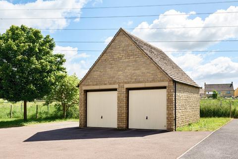 4 bedroom detached house for sale, Parry Close, Cirencester, Gloucestershire, GL7