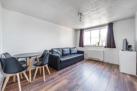 1 bedroom flat for sale, Slough,  Berkshire,  SL2