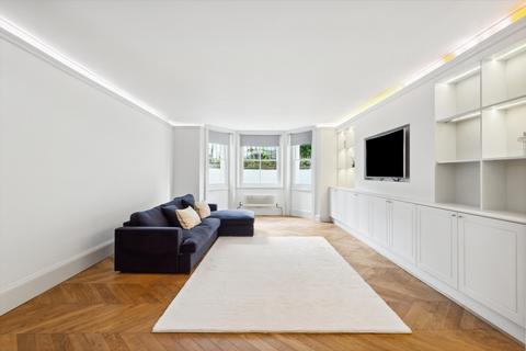 3 bedroom flat for sale, Strathmore Gardens, London, W8