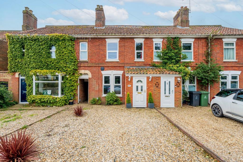 Norwich Road, Dereham 2 bed terraced house for sale £180,000