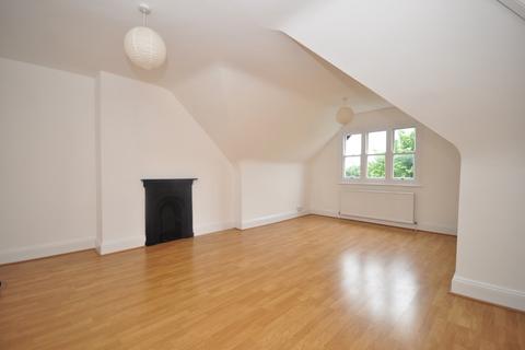 4 bedroom flat to rent, Radnor Park Road Folkestone CT19
