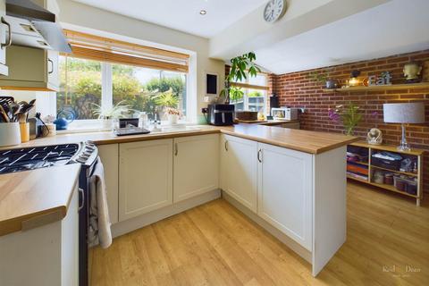 3 bedroom end of terrace house for sale, Spring Lodge Close, Eastbourne