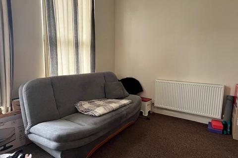 1 bedroom apartment to rent, Parrock Street, Gravesend, Kent, DA12 1ER