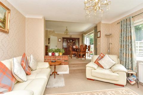 5 bedroom chalet for sale, Chequers Road, Minster-On-Sea, Sheerness, Kent