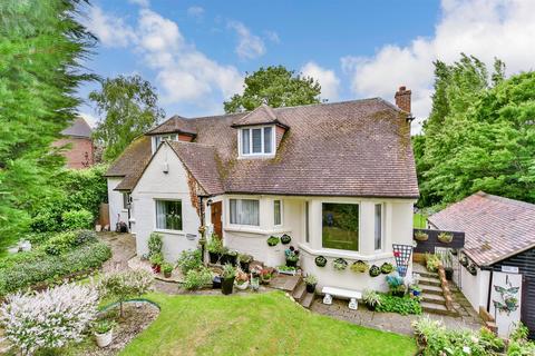 5 bedroom chalet for sale, Chequers Road, Minster-On-Sea, Sheerness, Kent