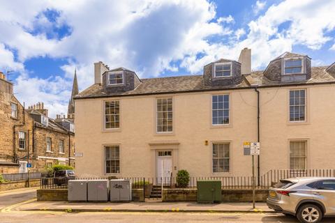 31/3 Gilmore Place, Bruntsfield, Edinburgh, EH3 9NG