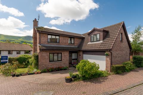 51 Caiyside, Edinburgh, EH10 7HW