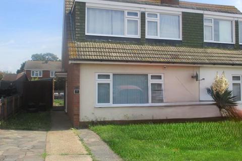 3 bedroom semi-detached house to rent, Fleetwood Avenue, Holland On Sea, Essex, CO15 5RP