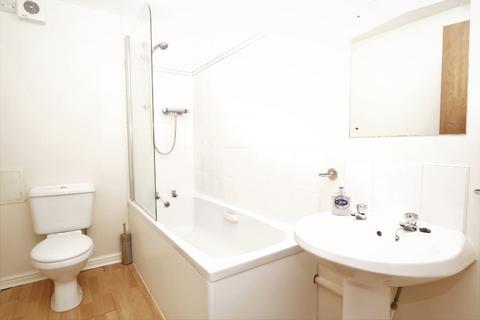 2 bedroom flat to rent, Pirrie Street, Leith, Edinburgh, EH6