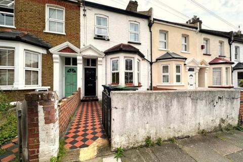 2 bedroom flat to rent, Selborne Road, London N22