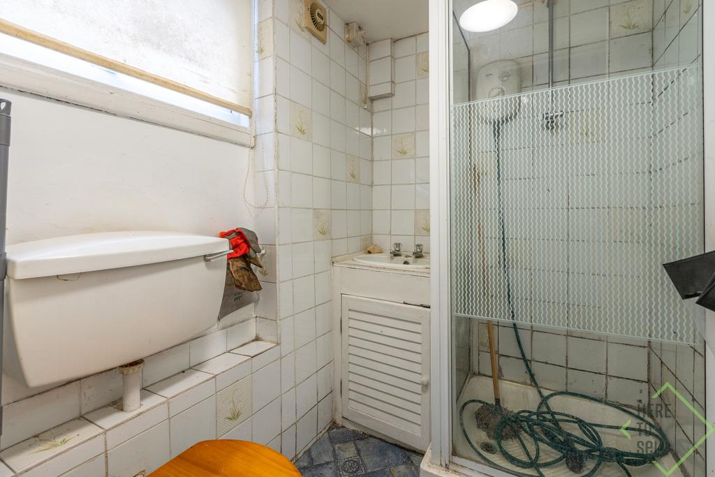 61 Crocus Field, High Barnet, Herts, EN5 2 UB-11