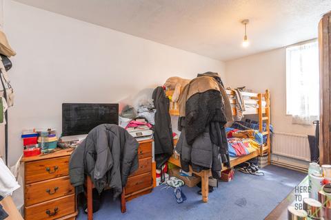 61 Crocus Field, Barnet, EN5 2UB