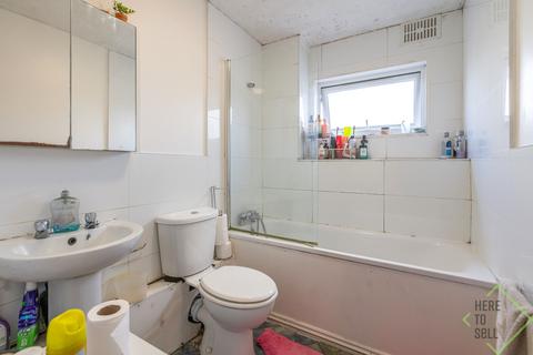 61 Crocus Field, Barnet, EN5 2UB