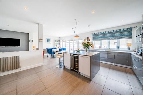 12 Mainridge Road, Chislehurst, BR7 6DW