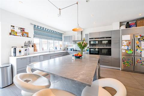 12 Mainridge Road, Chislehurst, BR7 6DW
