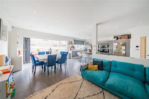 12 Mainridge Road, Chislehurst, BR7 6DW