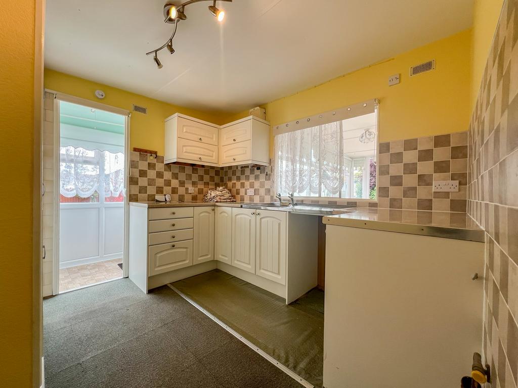 45 Middleway   kitchen (2)